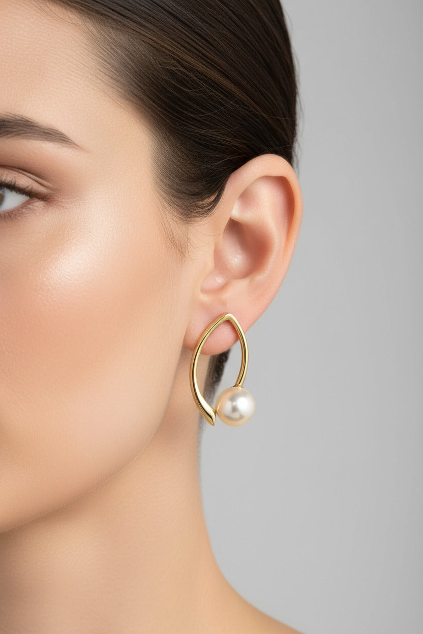 Modern marquise pearl earrings in 18K PVD gold plated stainless steel