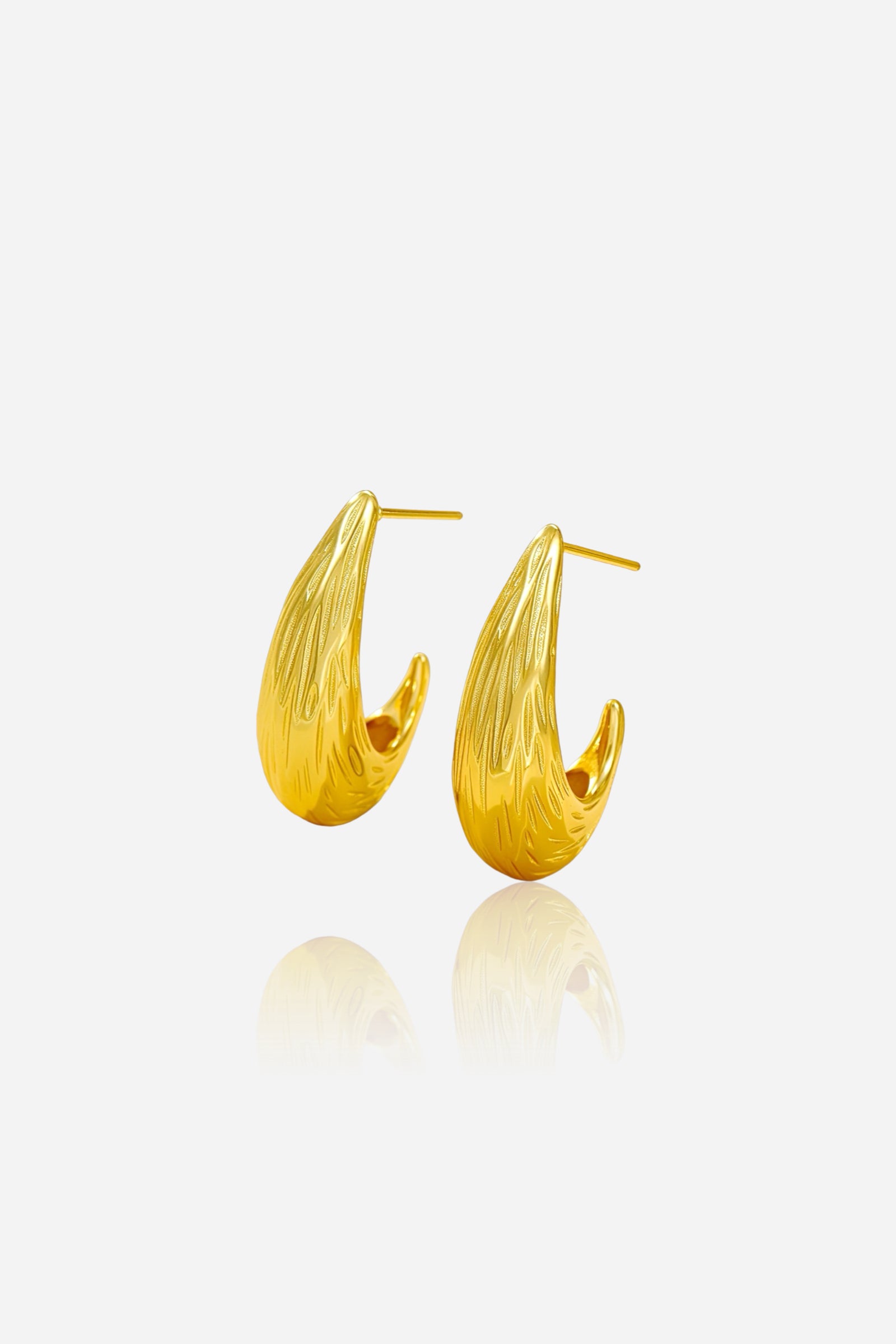 Sculpted teardrop hoop earrings in 18K gold plated stainless steel with elegant textured detailing – GLISTIA jewellery