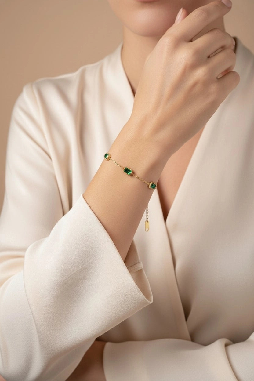 Emerald Chain Luxe bracelet in 18K PVD gold plated stainless steel with elegant green stone chain detailing