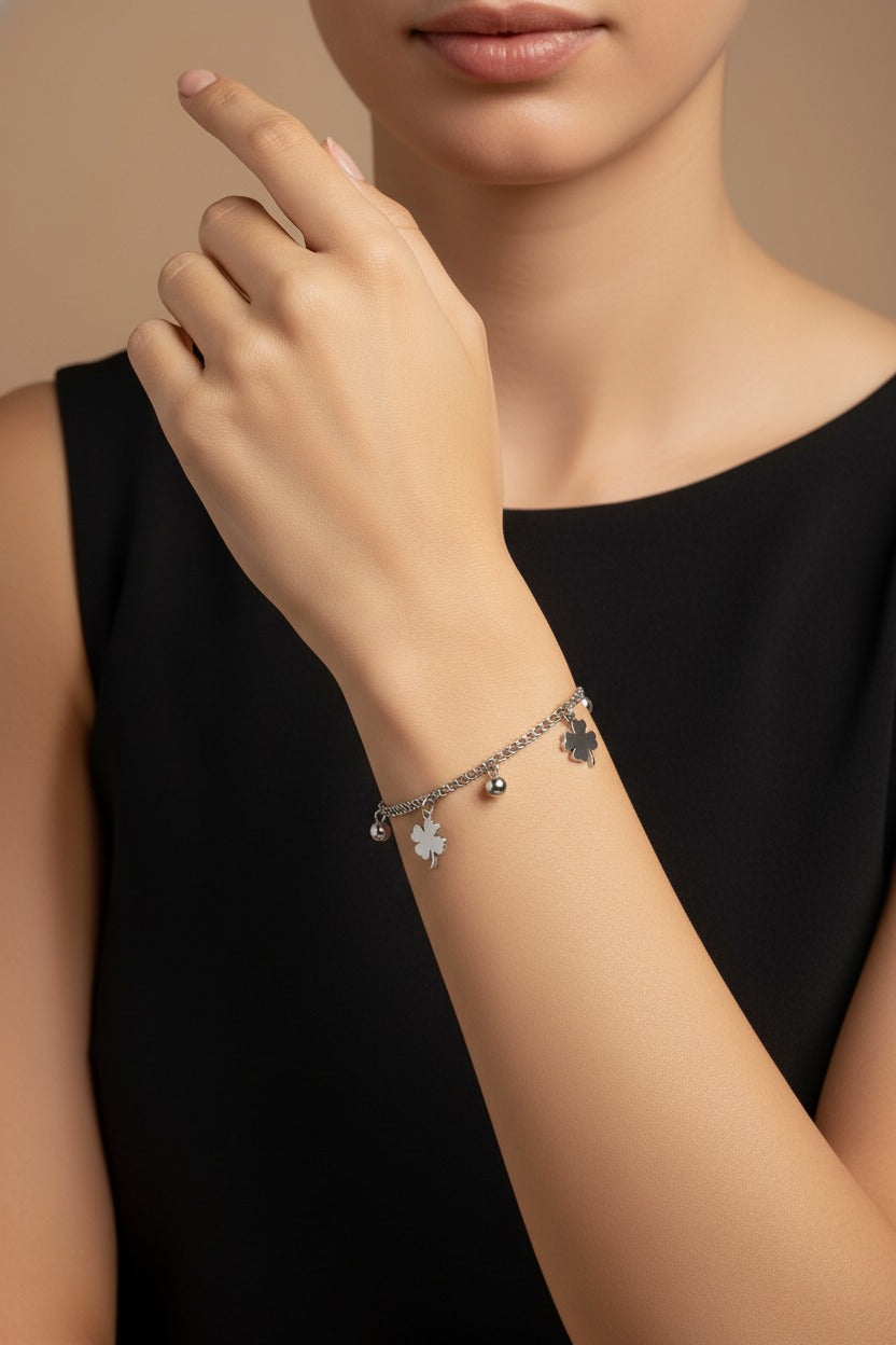 Four-leaf clover charm bracelet in silver stainless steel with elegant lucky clover detailing