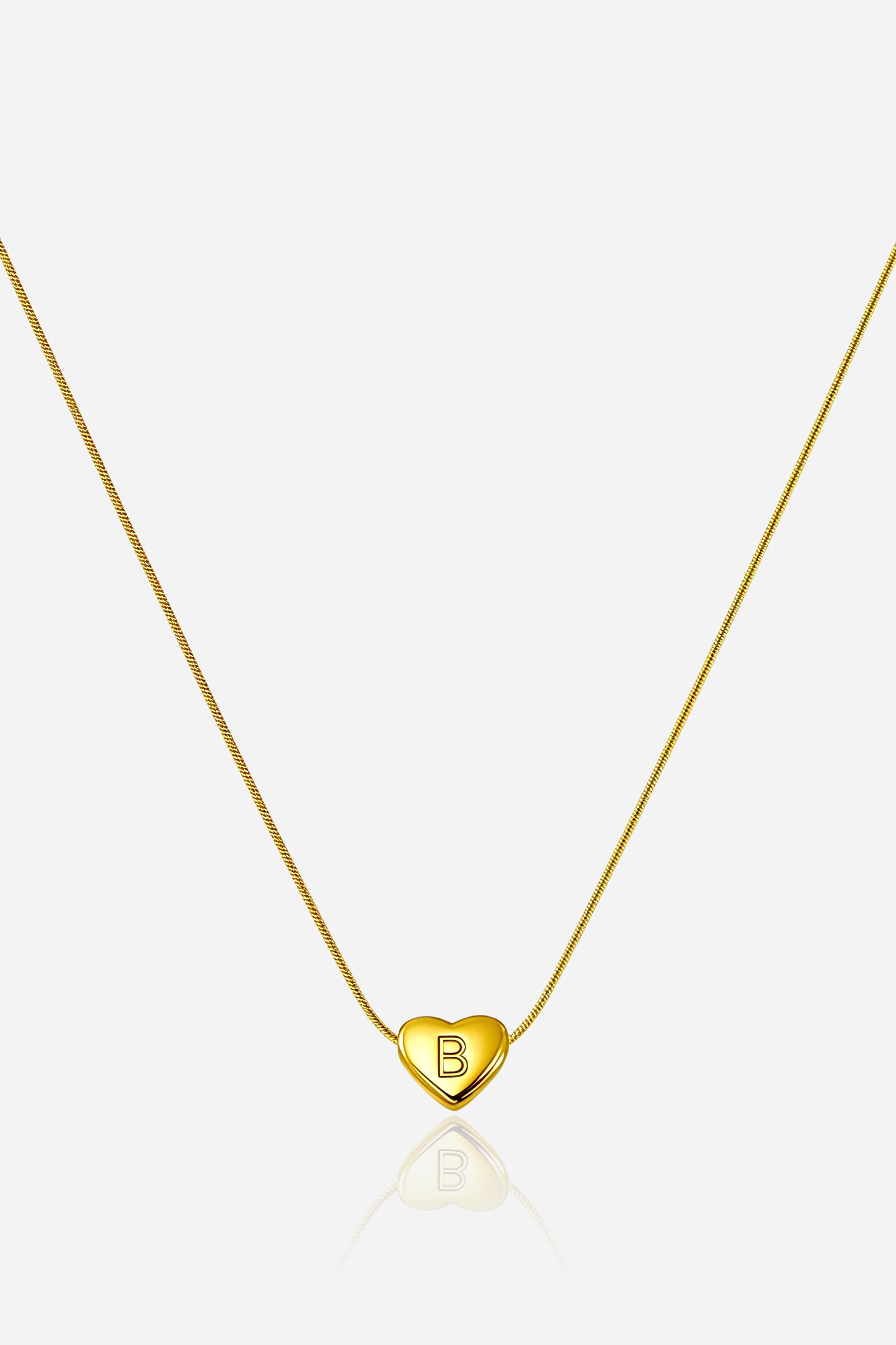 Gold-plated heart initial ‘B’ necklace in stainless steel with PVD 18K gold finish – GLISTIA.