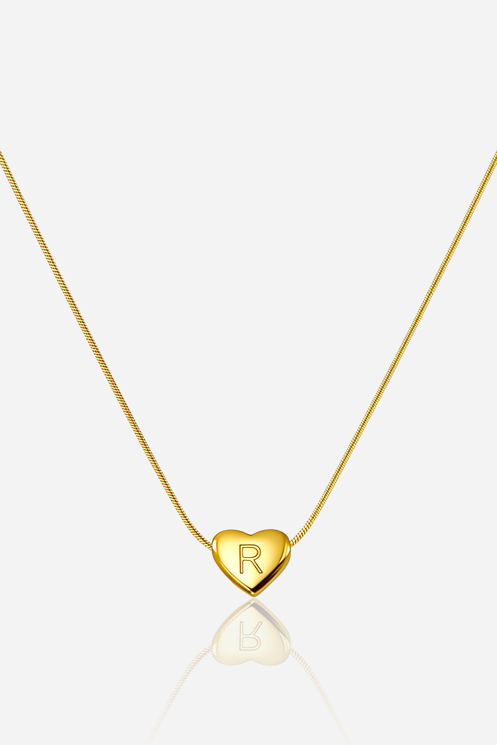 Gold-plated heart initial ‘R’ necklace with engraved pendant on a snake chain, PVD 18K gold plated stainless steel – GLISTIA
