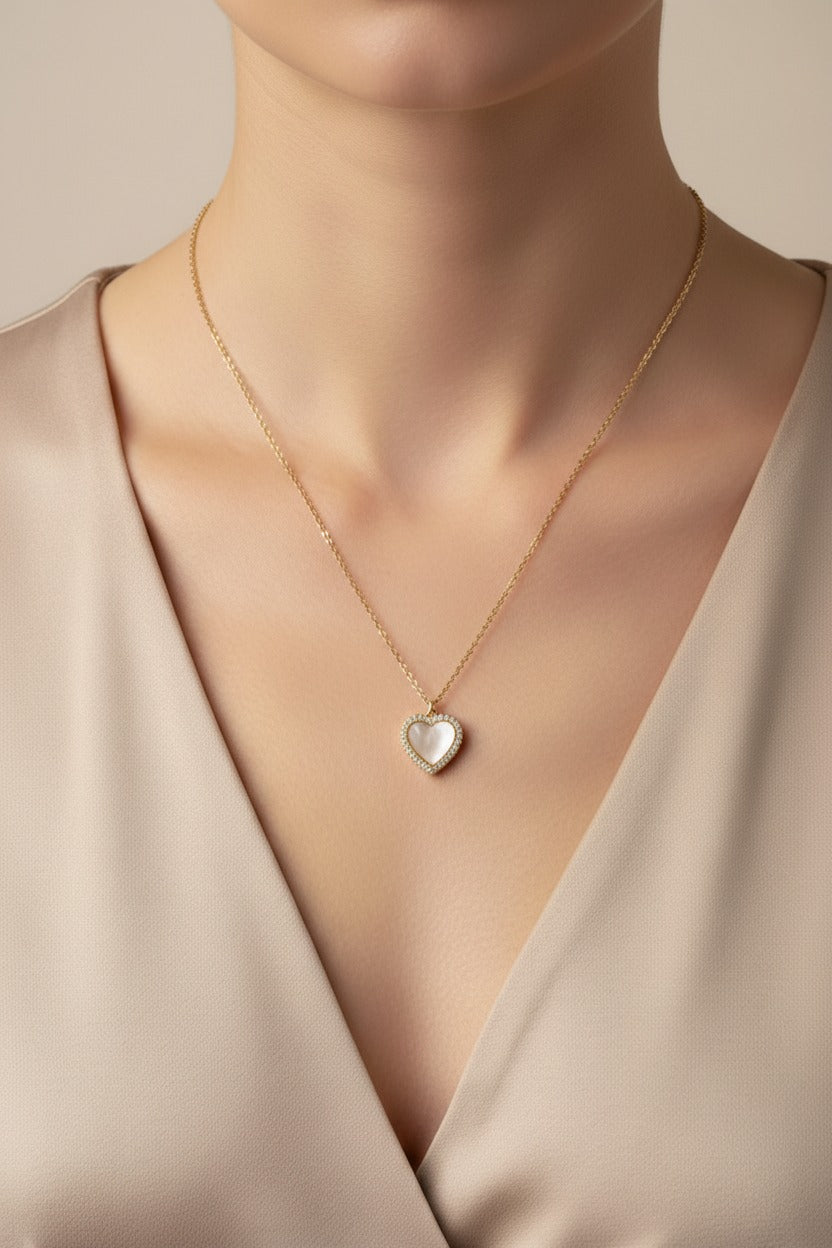 Heart pendant necklace in 18K PVD gold plated stainless steel with classic romantic design