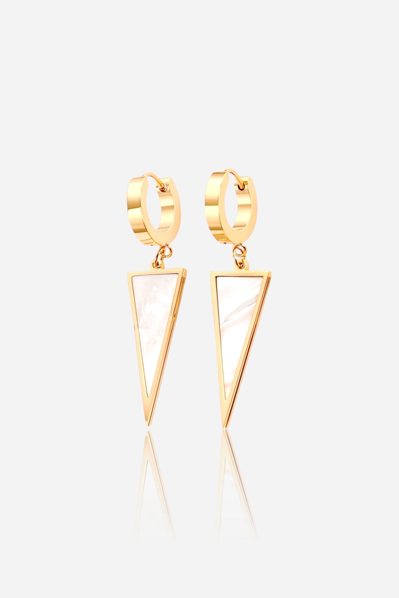 Front view of triangle drop huggie earrings featuring a geometric pointed drop design with a mother-of-pearl effect, crafted from stainless steel and finished in PVD 18K gold plating – GLISTIA